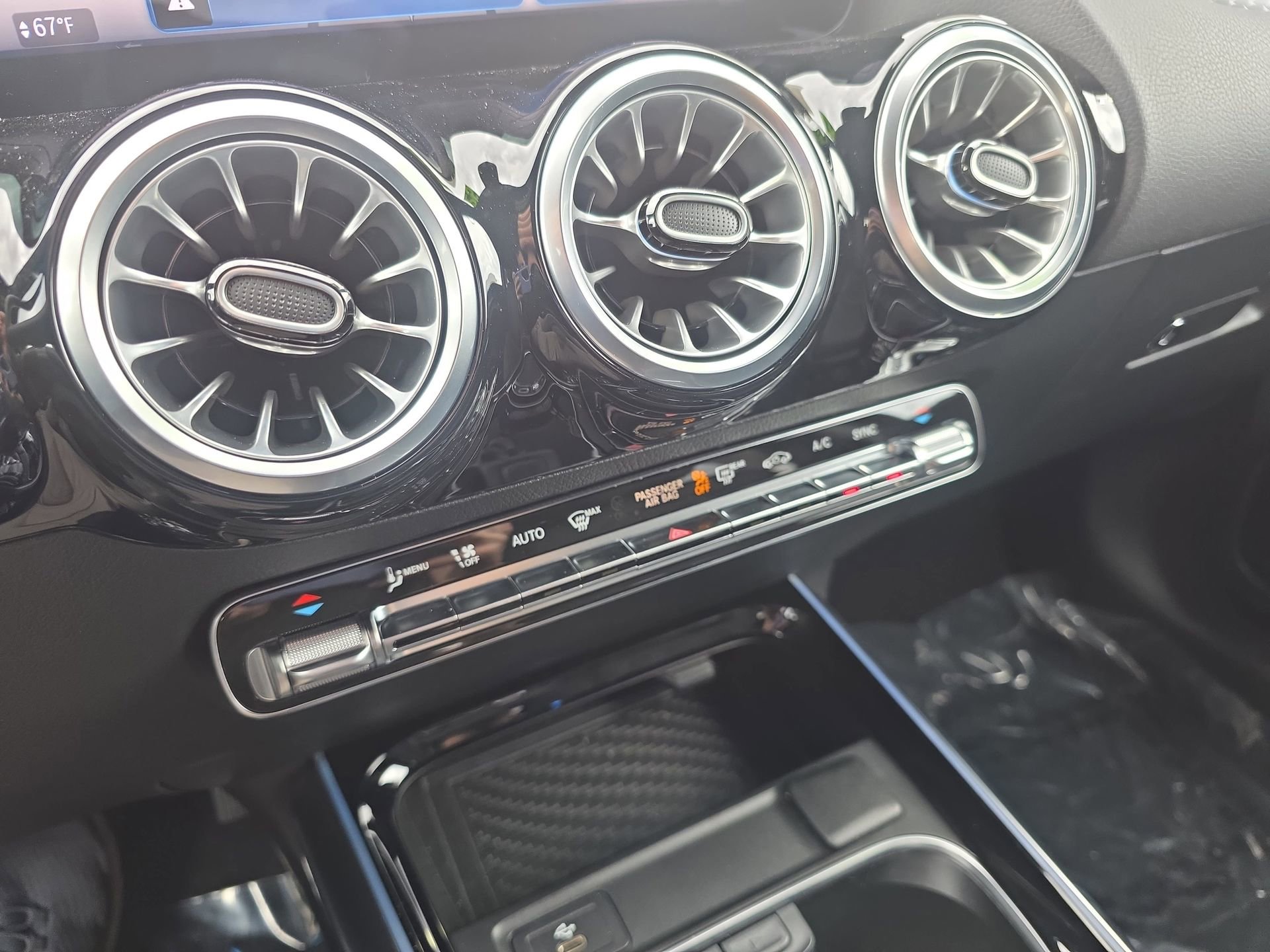 Certified 2025 Mercedes-Benz GLA 250 4MATIC image 24