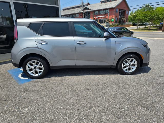 Used 2024 Kia Soul LX w/ Option Group 015 FWD image 37