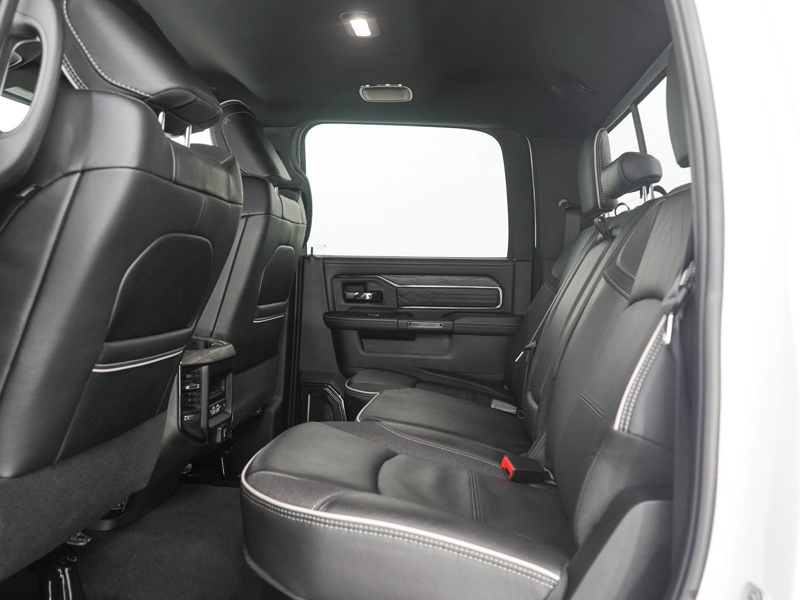 Used 2025 RAM 3500 Limited AWD/4WD image 15
