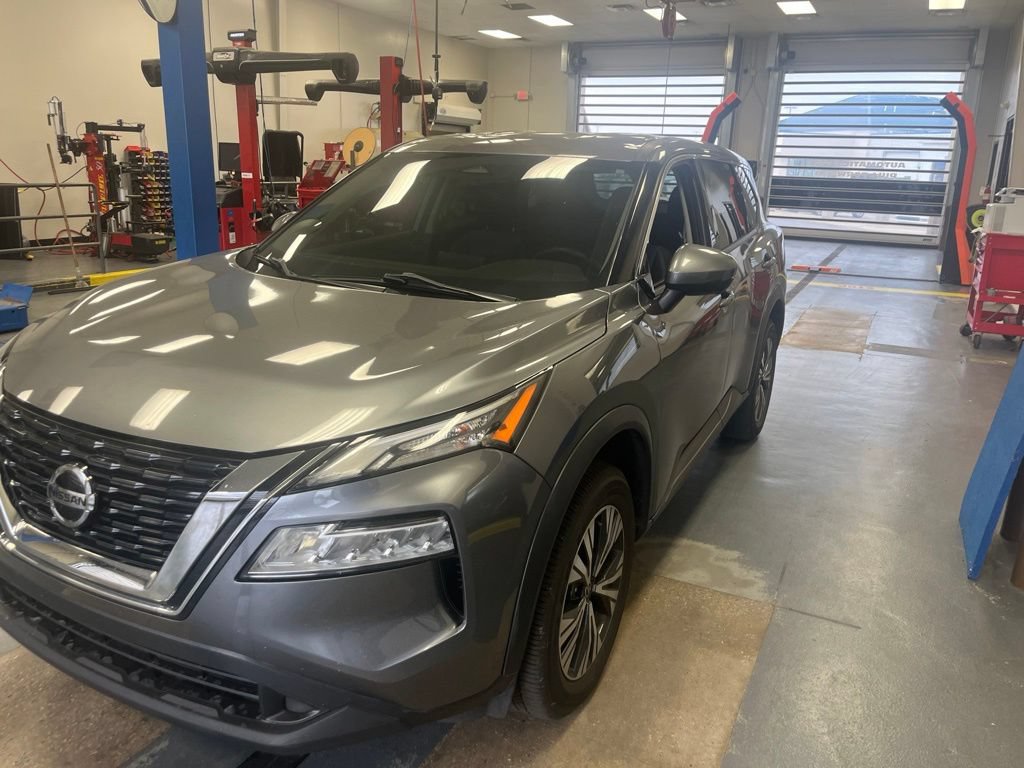 Used 2021 Nissan Rogue SV AWD/4WD image 2