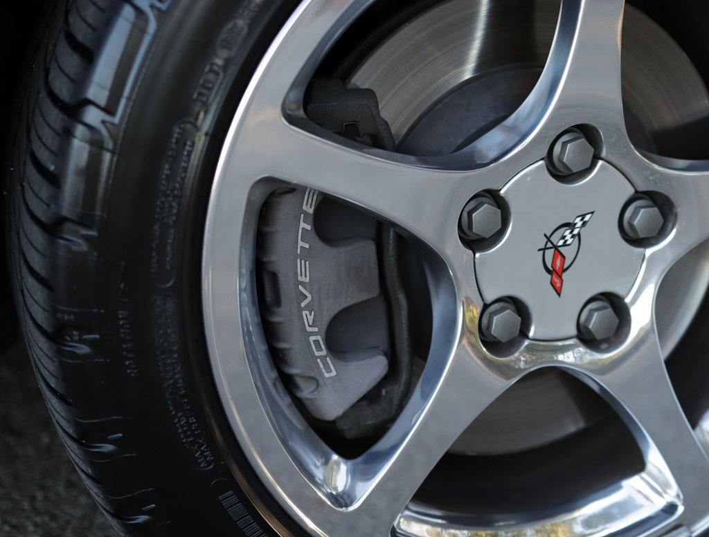 Used 2002 Chevrolet Corvette Coupe w/ Preferred Equipment Group2 image 39