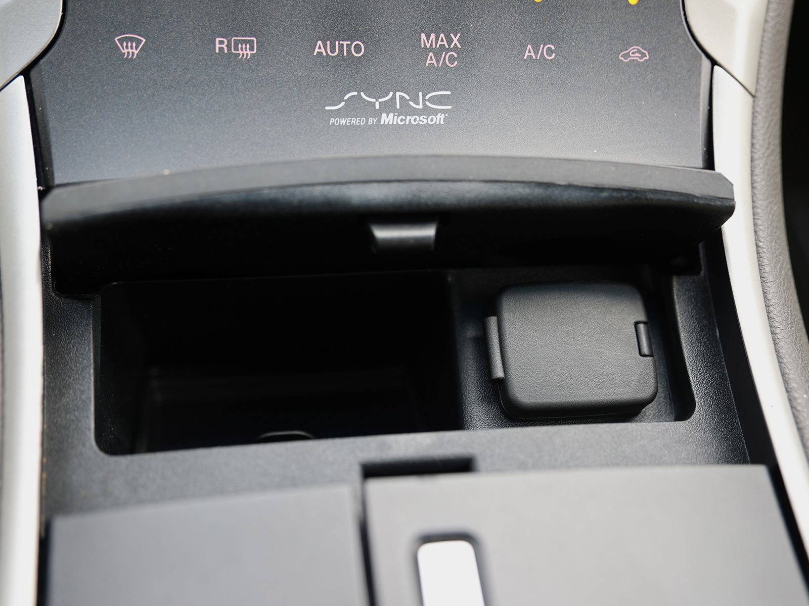 Used 2014 Lincoln MKZ AWD w/ Equipment Group 102A Reserve image 25