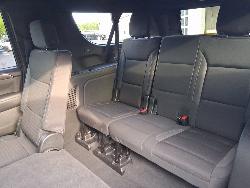 Used 2024 Chevrolet Suburban LS RWD image 31