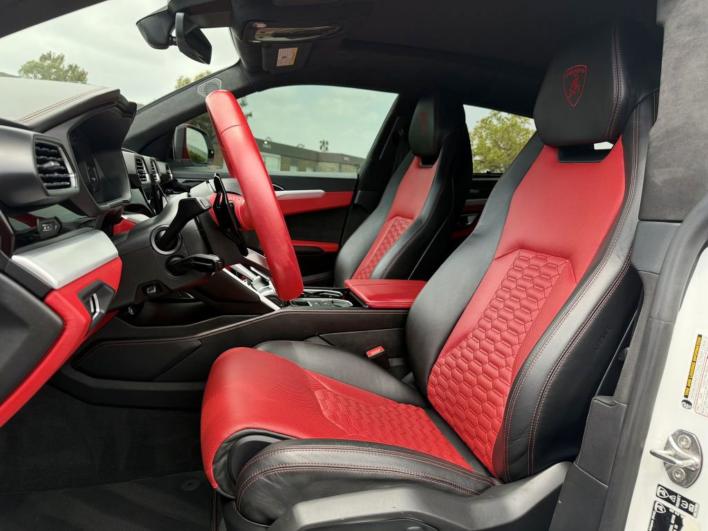 Used 2021 Lamborghini Urus AWD/4WD image 27