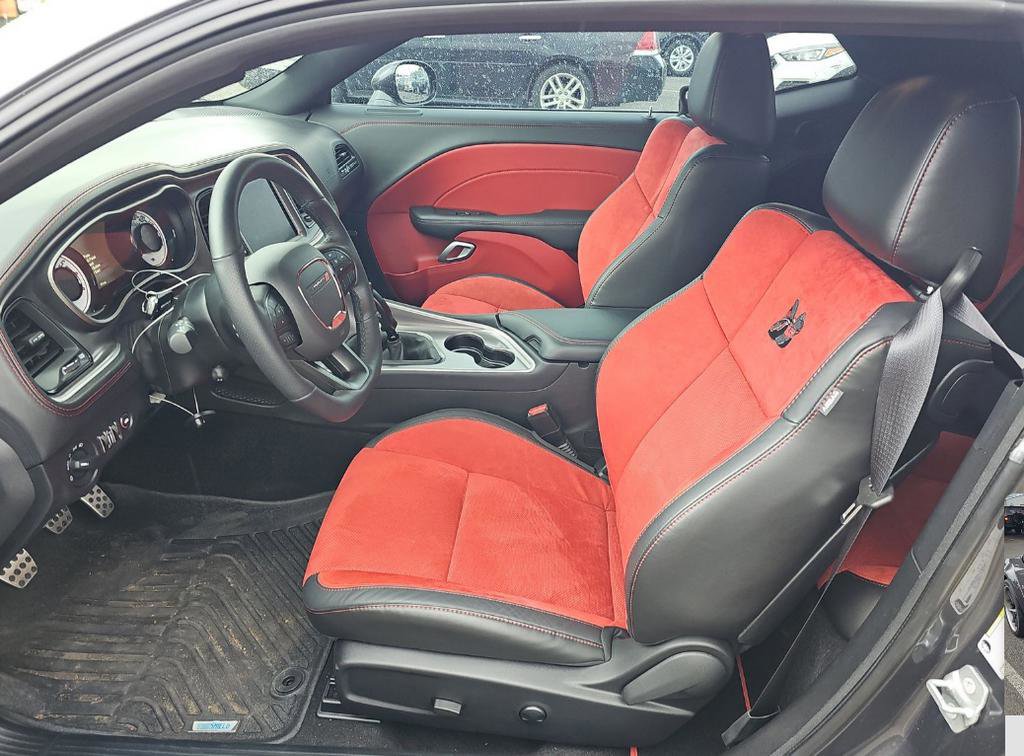 Used 2022 Dodge Challenger R/T Scat Pack RWD image 6