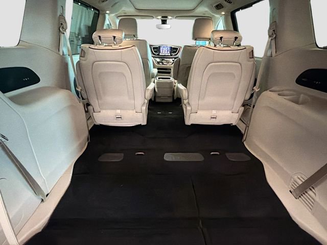 Used 2019 Chrysler Pacifica Limited image 24
