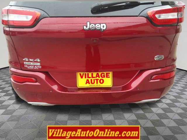 Used 2017 Jeep Cherokee Overland AWD/4WD image 14