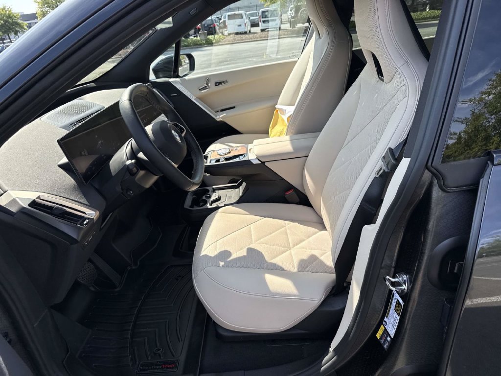 Used 2026 BMW iX xDrive60 AWD/4WD image 6
