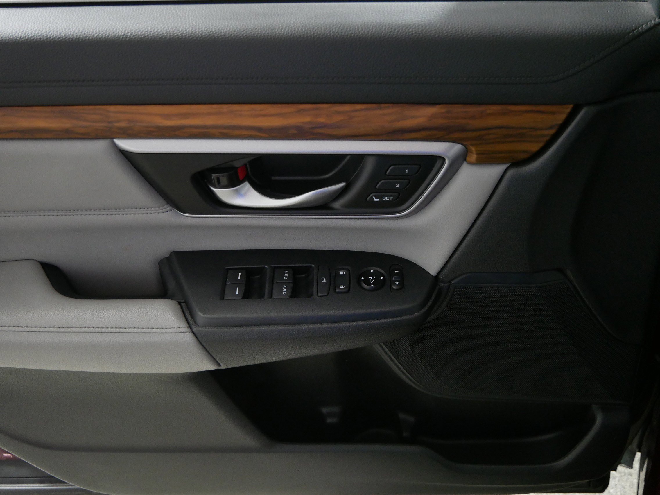 Used 2017 Honda CR-V Touring image 19