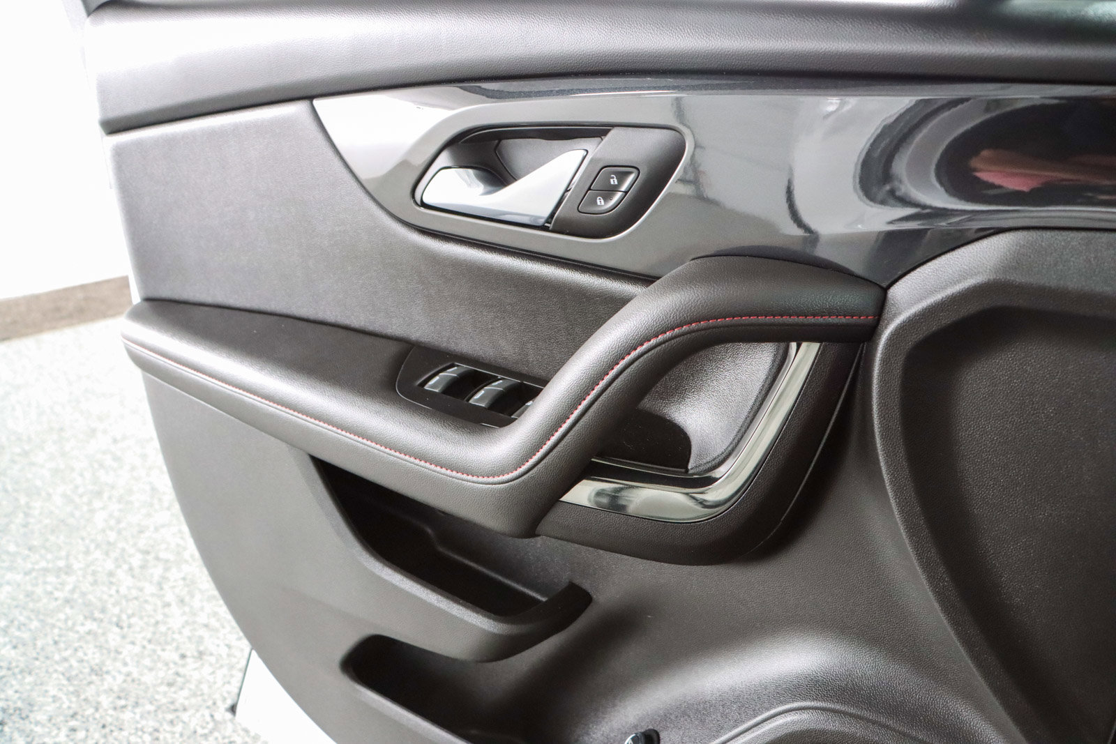 Used 2022 Chevrolet Blazer RS FWD image 21