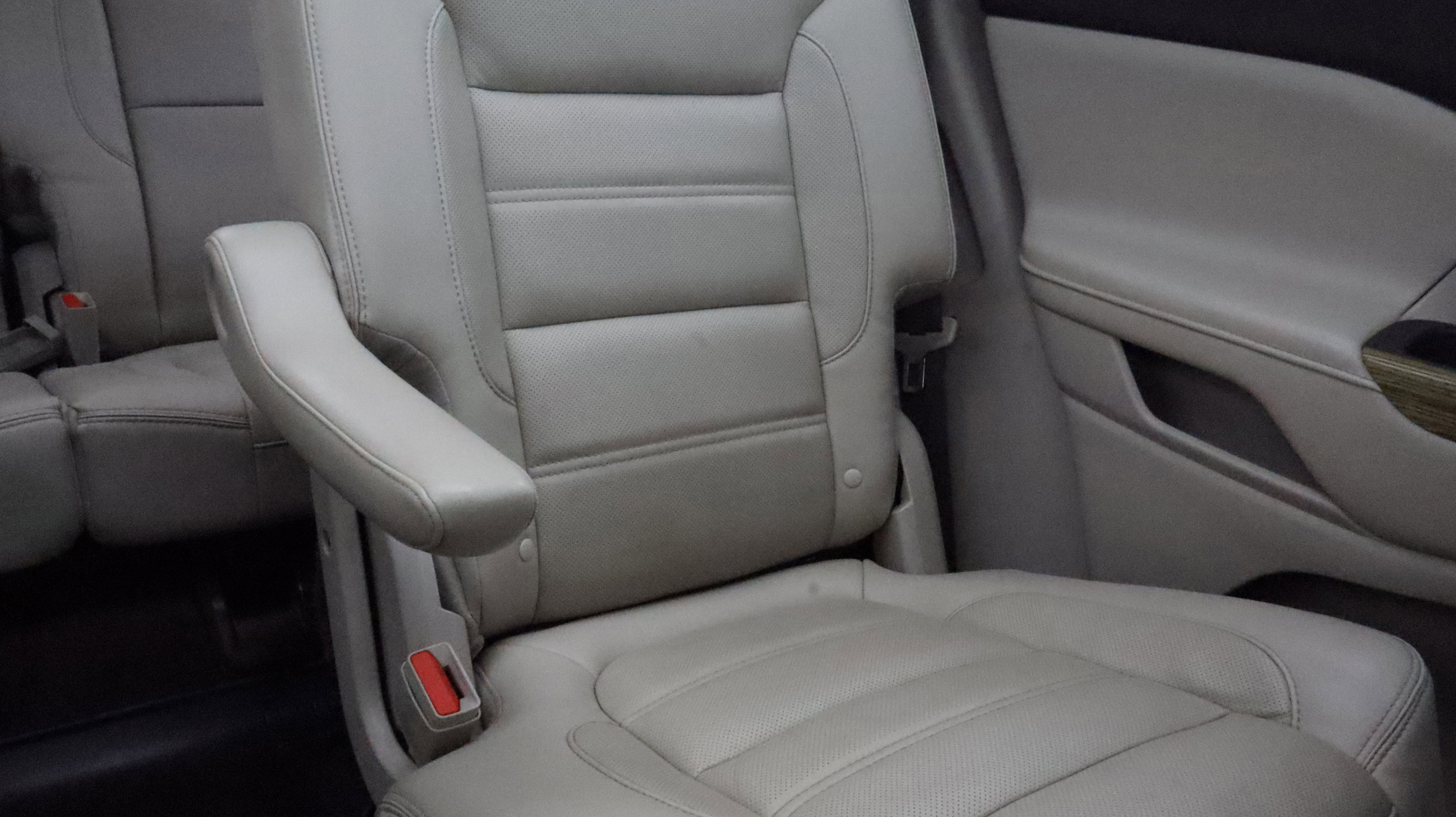 Used 2018 GMC Acadia Denali w/ Technology Package AWD/4WD image 14