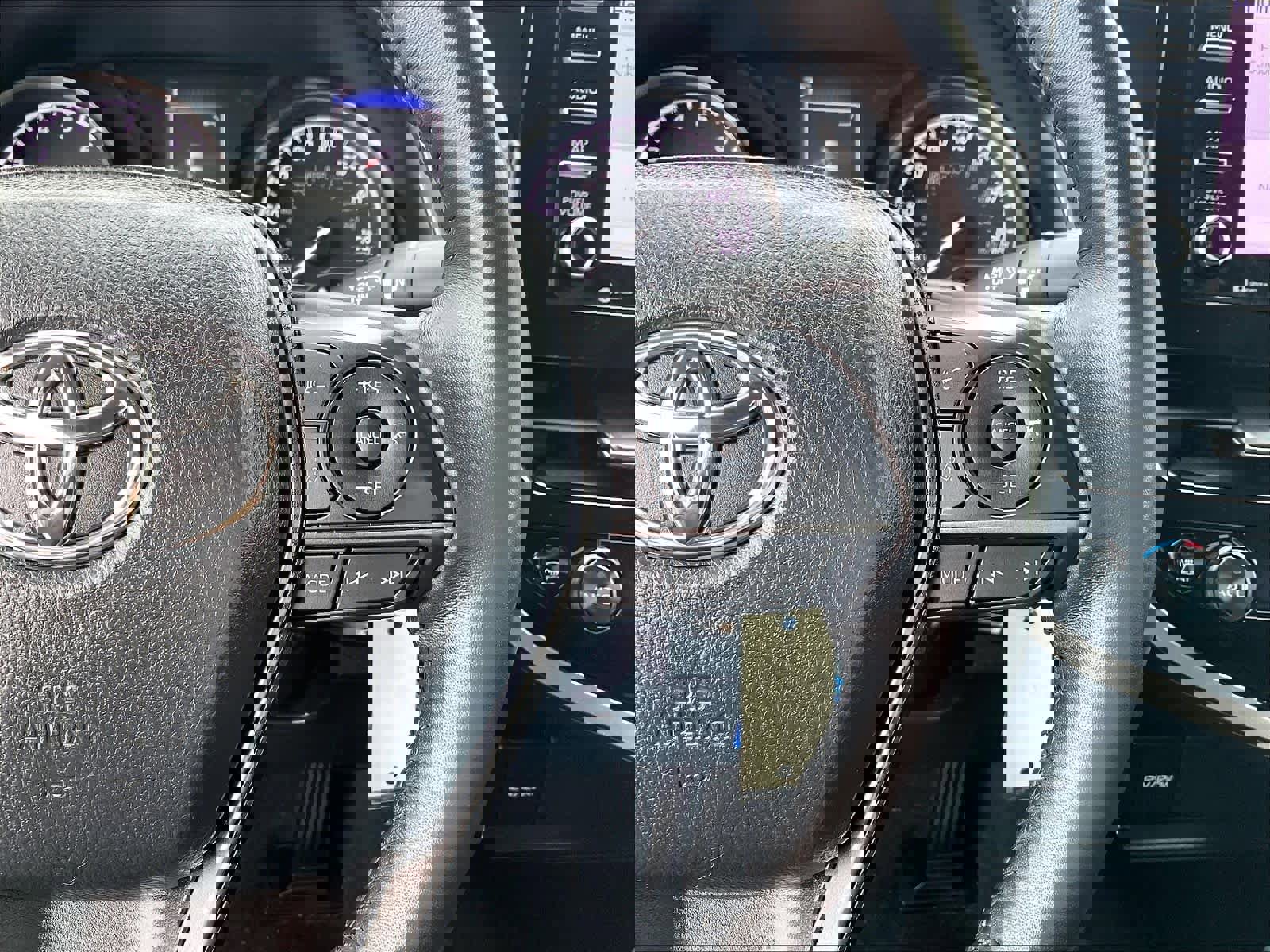 Used 2024 Toyota Camry SE image 36