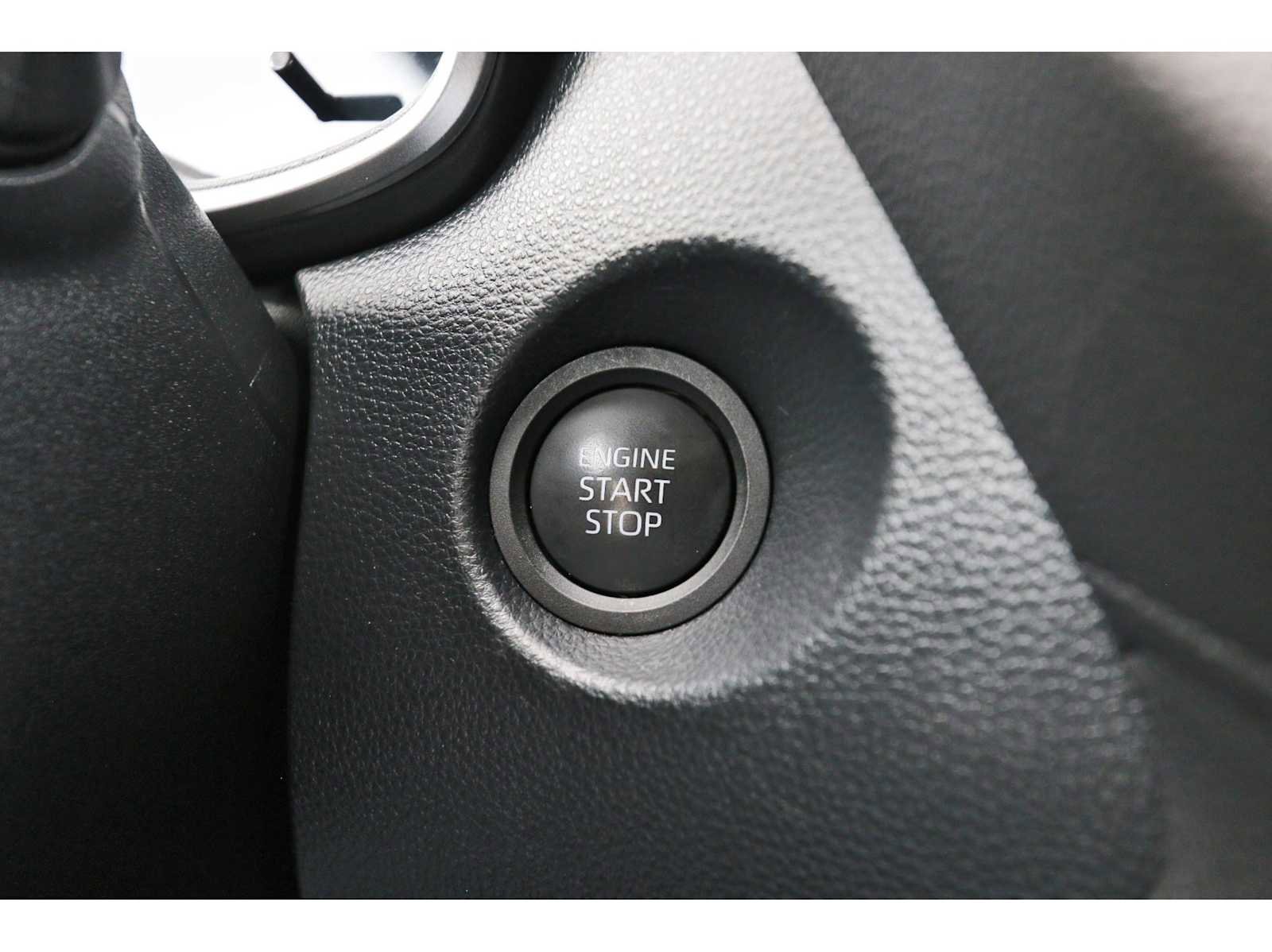 Used 2024 Toyota Corolla Cross XLE w/ Convenience Package image 25