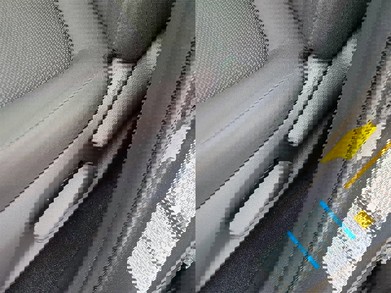 Used 2019 Toyota RAV4 LE image 17