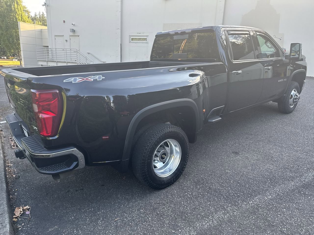 Used 2021 Chevrolet Silverado 3500 LTZ w/ LTZ Convenience Package image 5