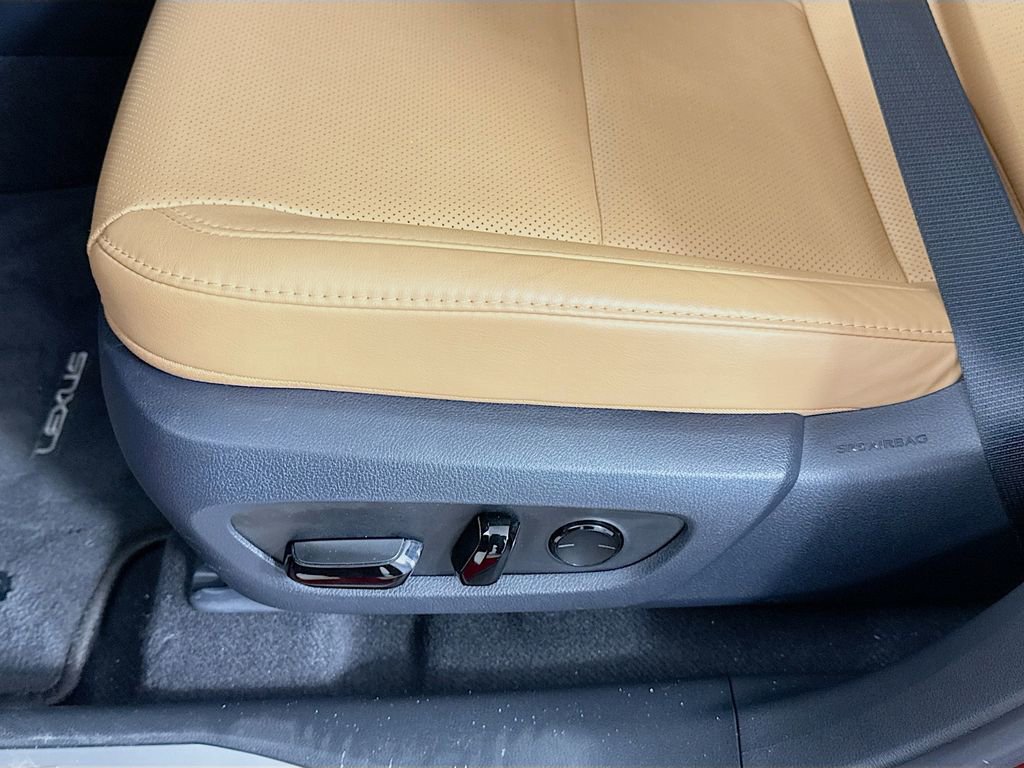 Used 2024 Lexus RX 350 Premium w/ Accessory Package (Z1) image 19
