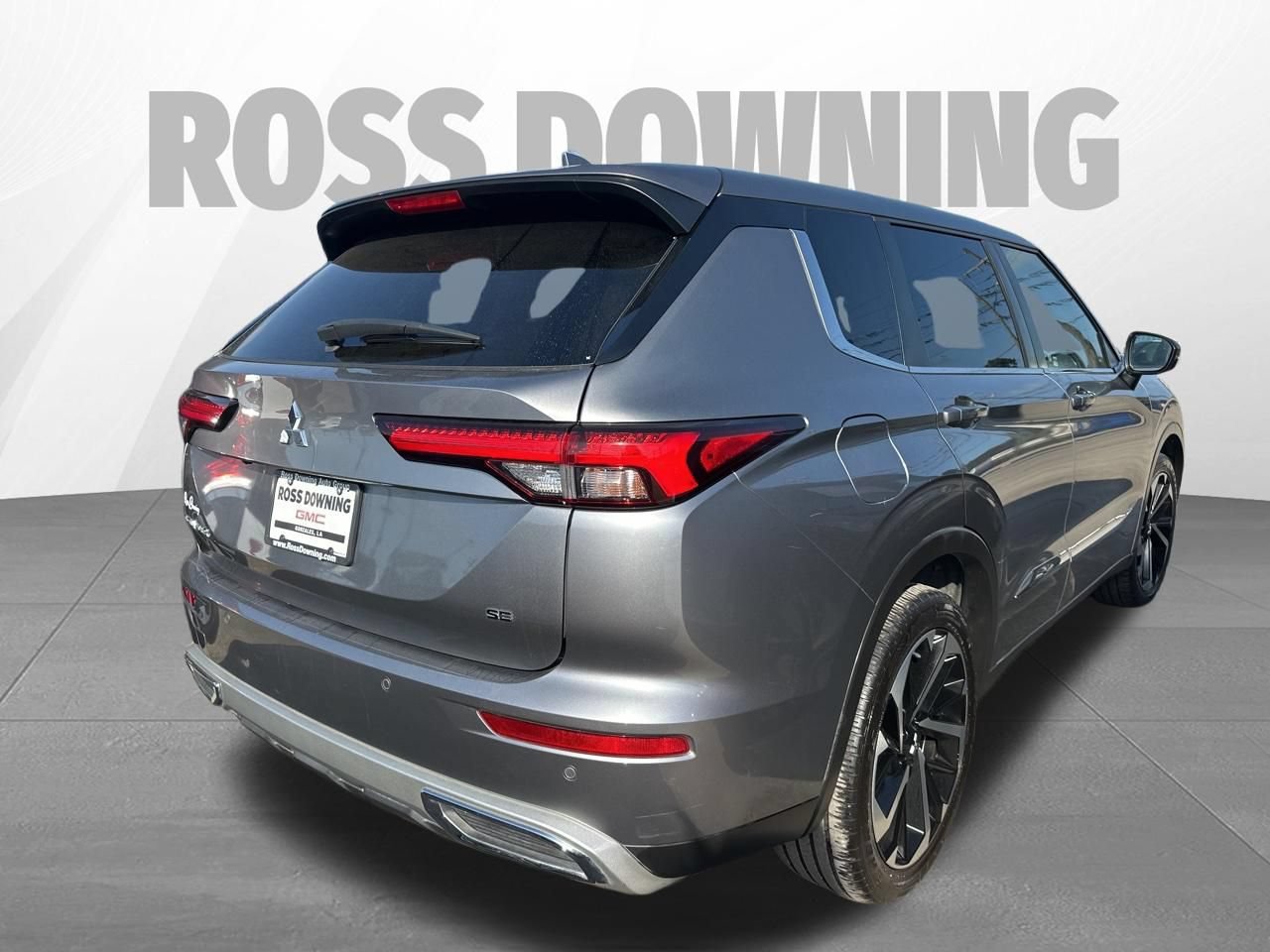Used 2023 Mitsubishi Outlander SE AWD/4WD image 4