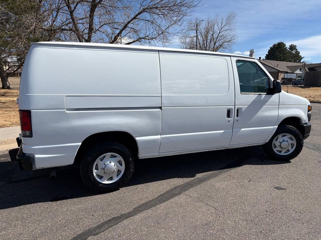 Used 2010 Ford E-150 and Econoline 150 image 4