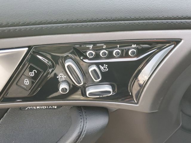Used 2014 Jaguar F-TYPE Convertible image 11