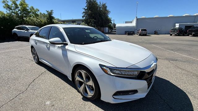 Used 2018 Honda Accord Touring image 2