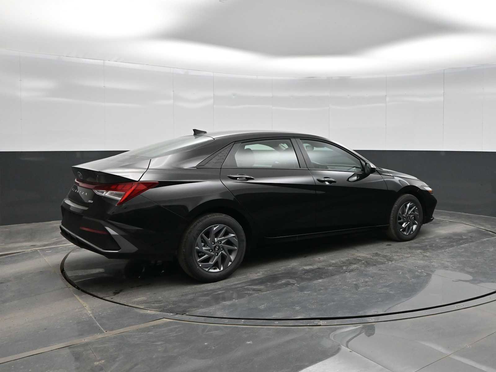 New 2026 Hyundai Elantra Blue image 8