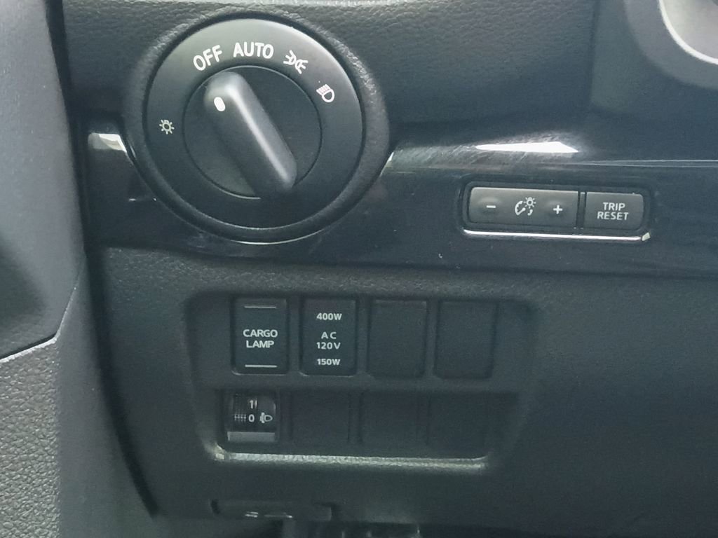 Used 2024 Nissan Titan SV RWD image 12