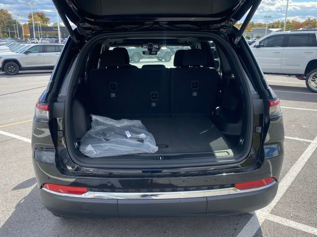 New 2025 Jeep Grand Cherokee Laredo X w/ Luxury Tech Group I image 7