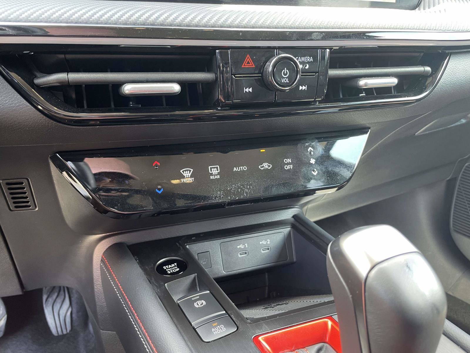 Used 2025 Nissan Kicks SR FWD image 14