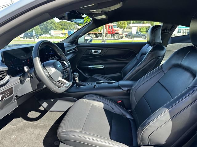 Used 2025 Ford Mustang Premium RWD image 9