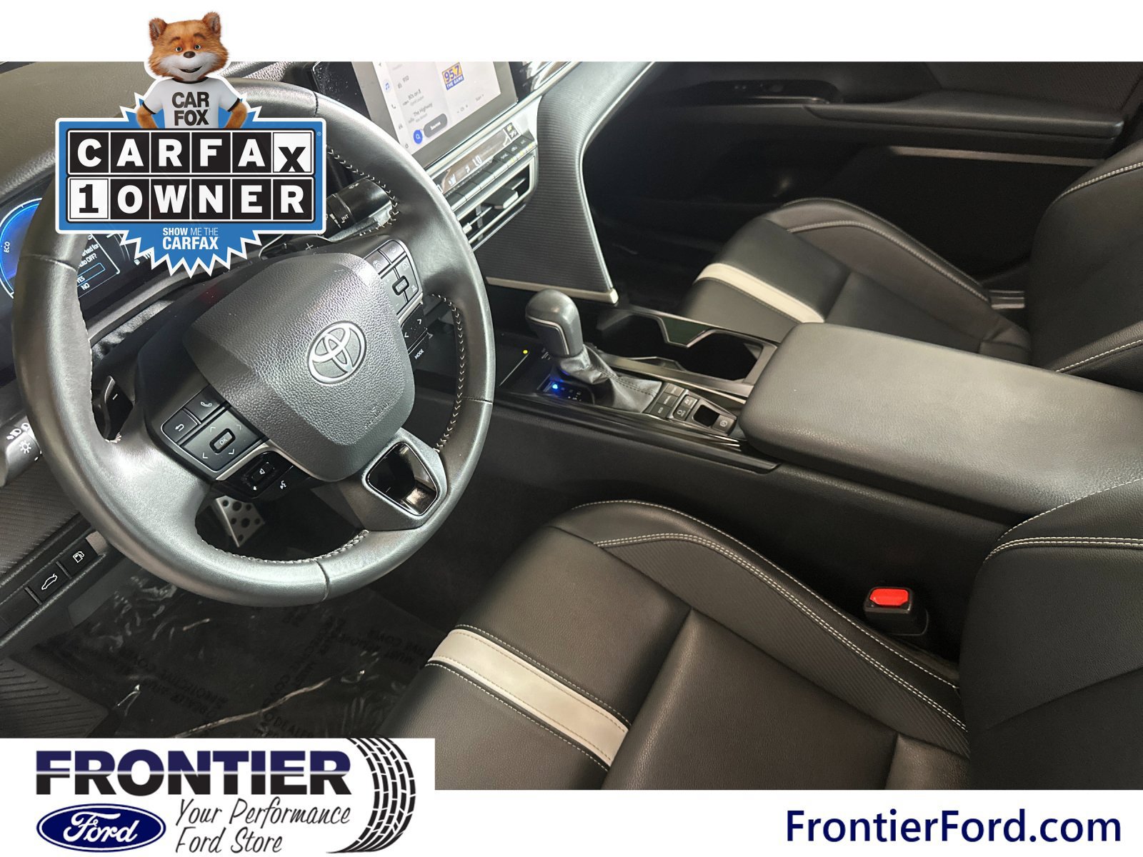 Used 2025 Toyota Camry SE FWD image 11
