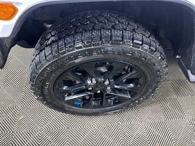 Used 2023 Jeep Wrangler Unlimited Sahara image 9