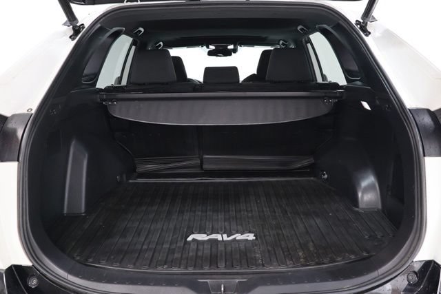 Used 2022 Toyota RAV4 SE w/ Convenience Package AWD/4WD image 34