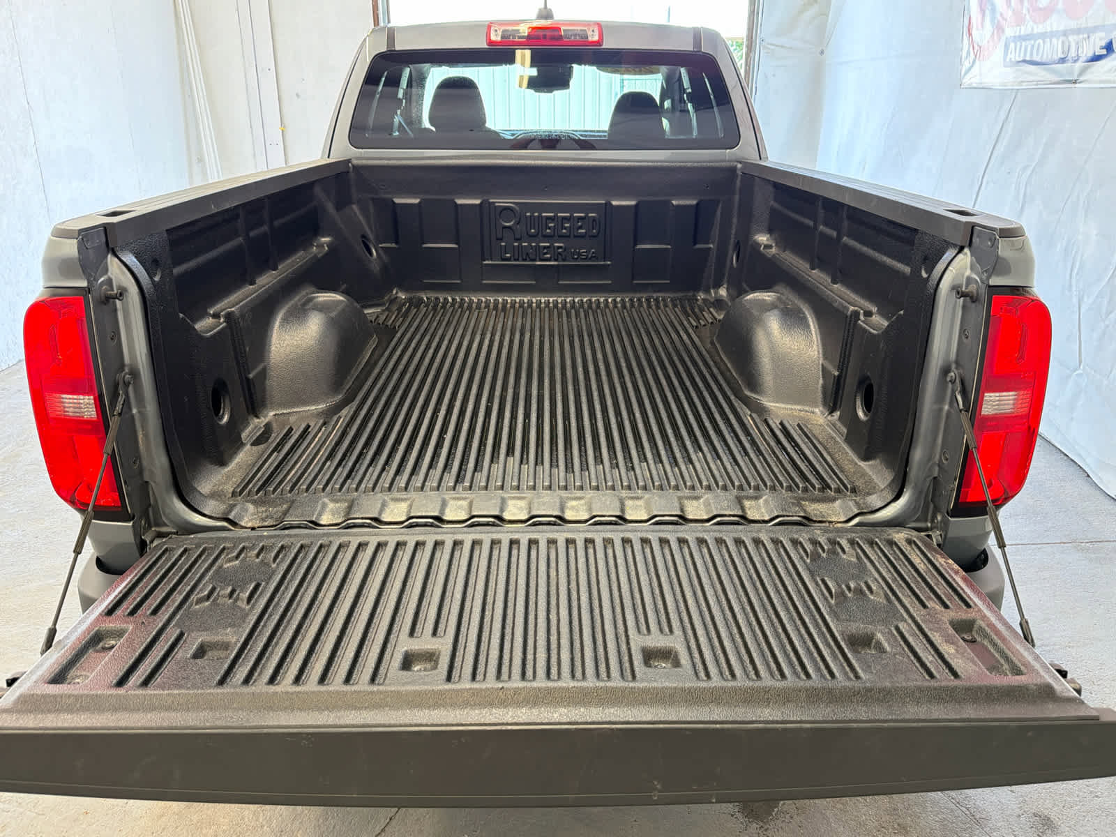 Used 2022 Chevrolet Colorado LT w/ Fleet Safety Package RWD image 3