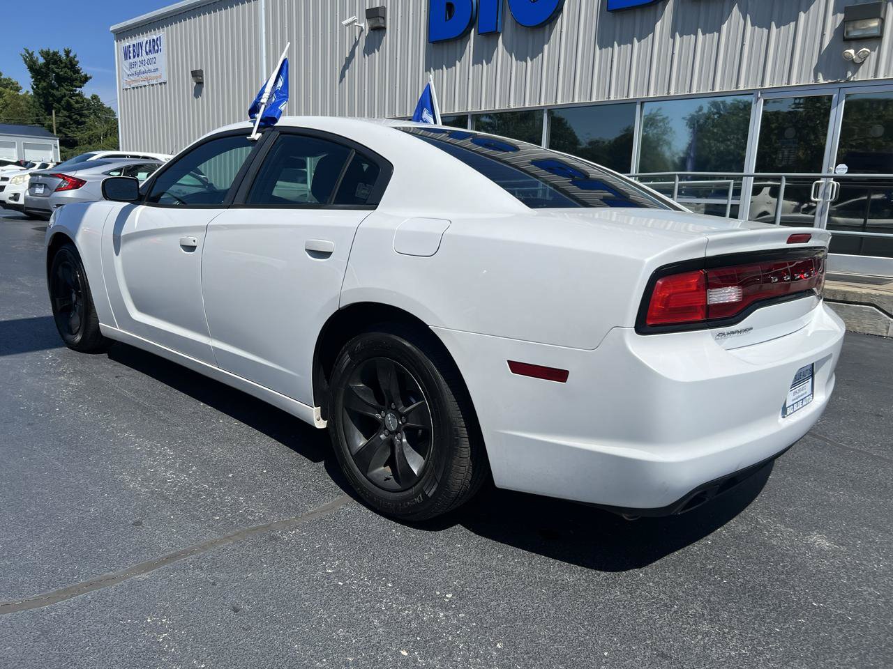 Used 2014 Dodge Charger SE RWD image 3