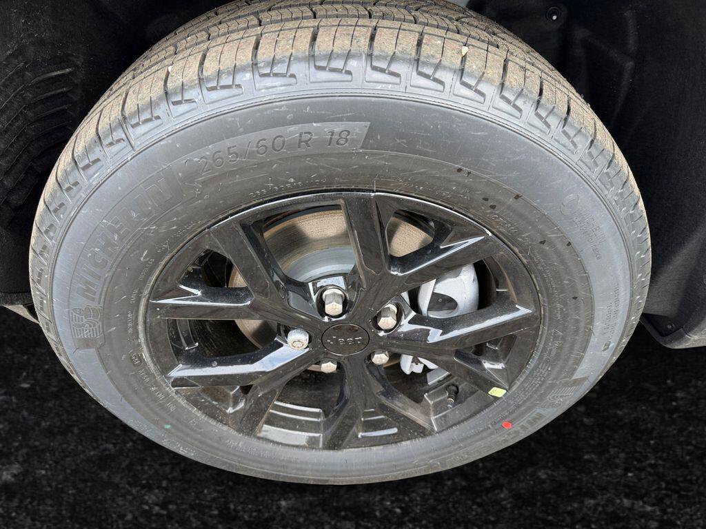 New 2026 Jeep Grand Cherokee Altitude image 21