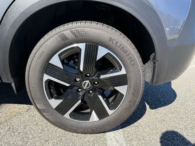 Certified 2025 Nissan Kicks SV w/ SV Premium Package image 12