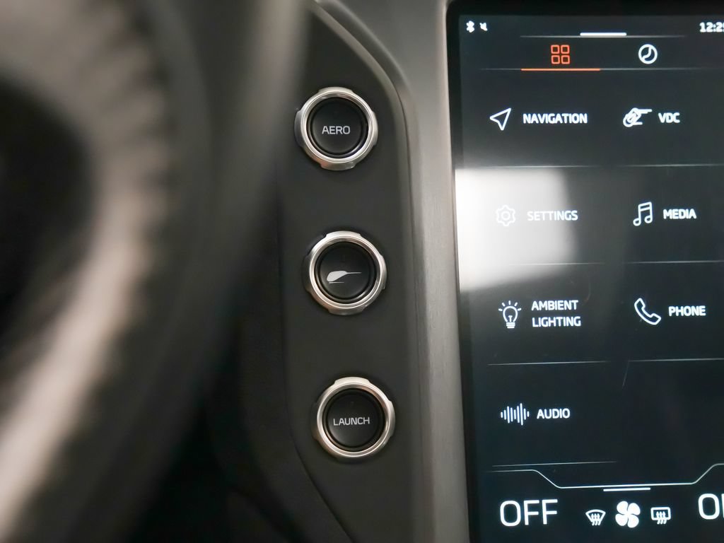 Used 2026 McLaren 750S Spider RWD image 30