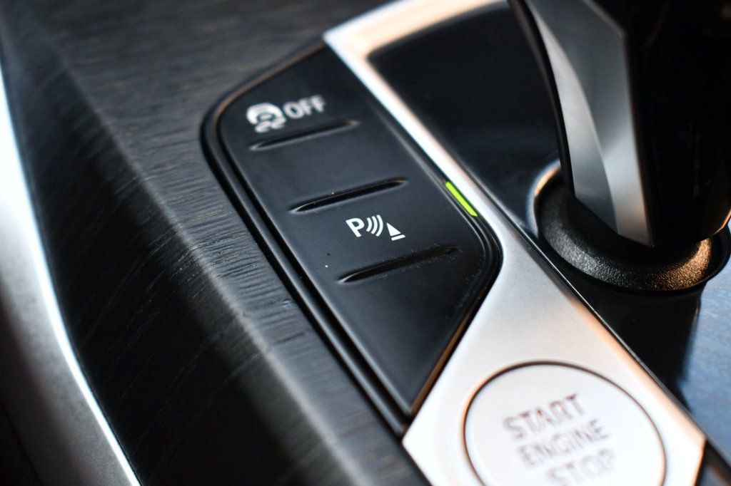 Used 2022 BMW M440i Convertible image 41