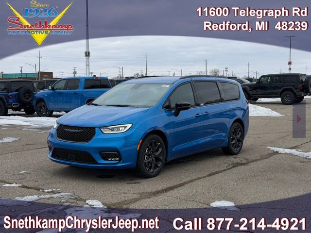 New 2026 Chrysler Pacifica Select image 1