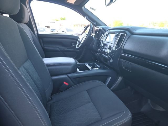 Used 2019 Nissan Titan SV w/ SV Convenience Package image 10