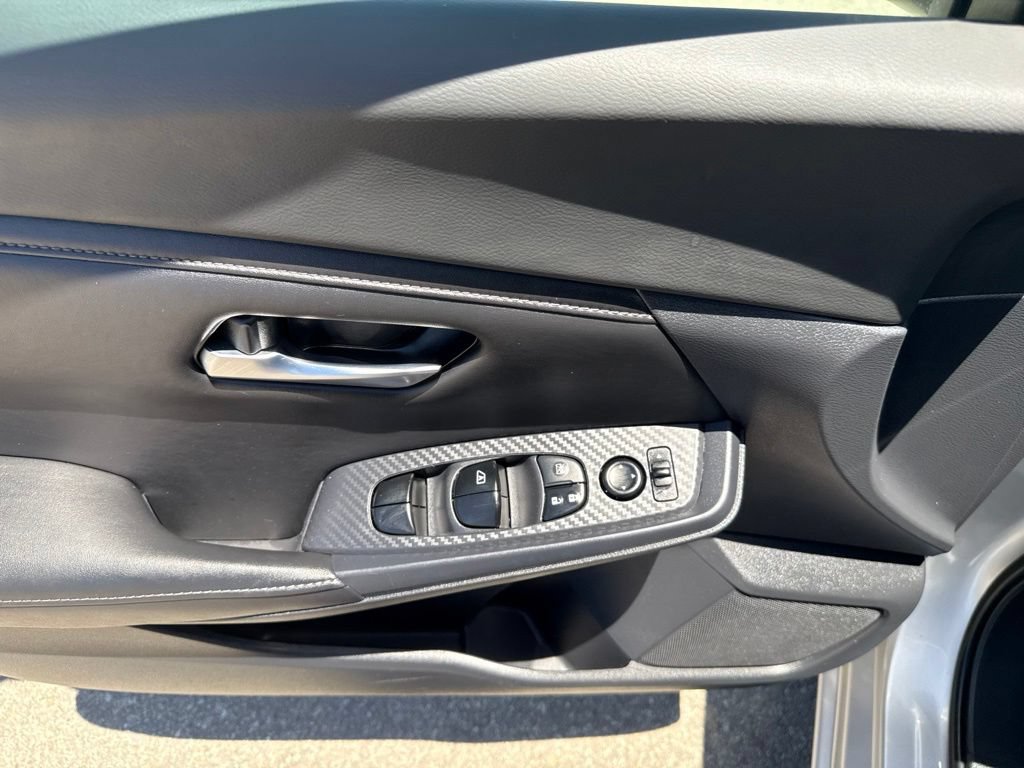 Used 2022 Nissan Sentra SV FWD image 14