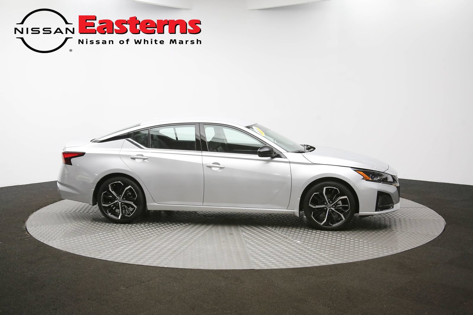 Used 2023 Nissan Altima 2.5 SR FWD image 41