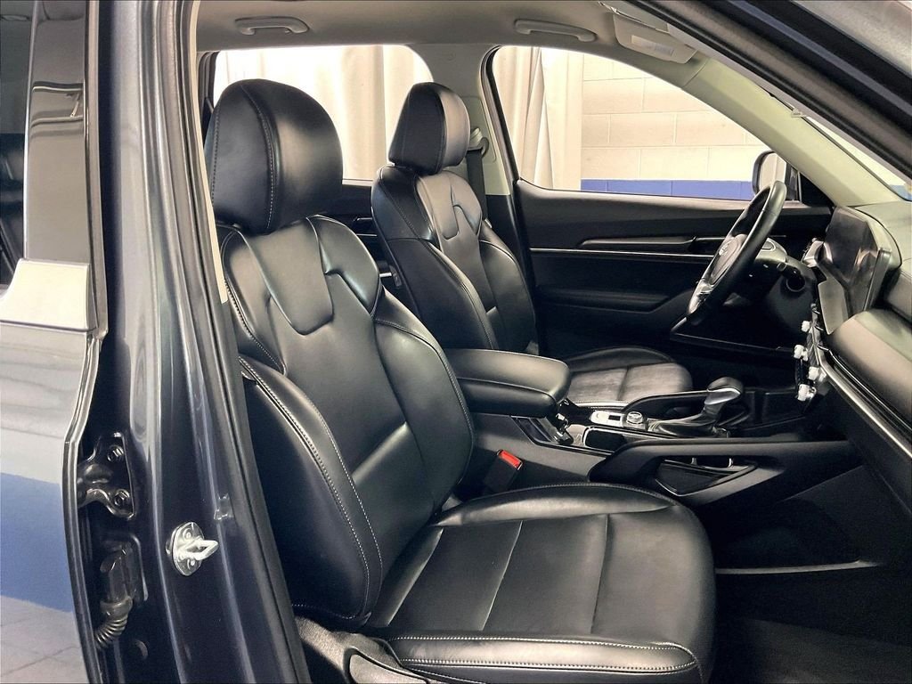 Used 2024 Kia Telluride LX AWD/4WD image 11
