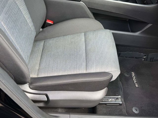Used 2023 Nissan Rogue SV AWD/4WD image 11