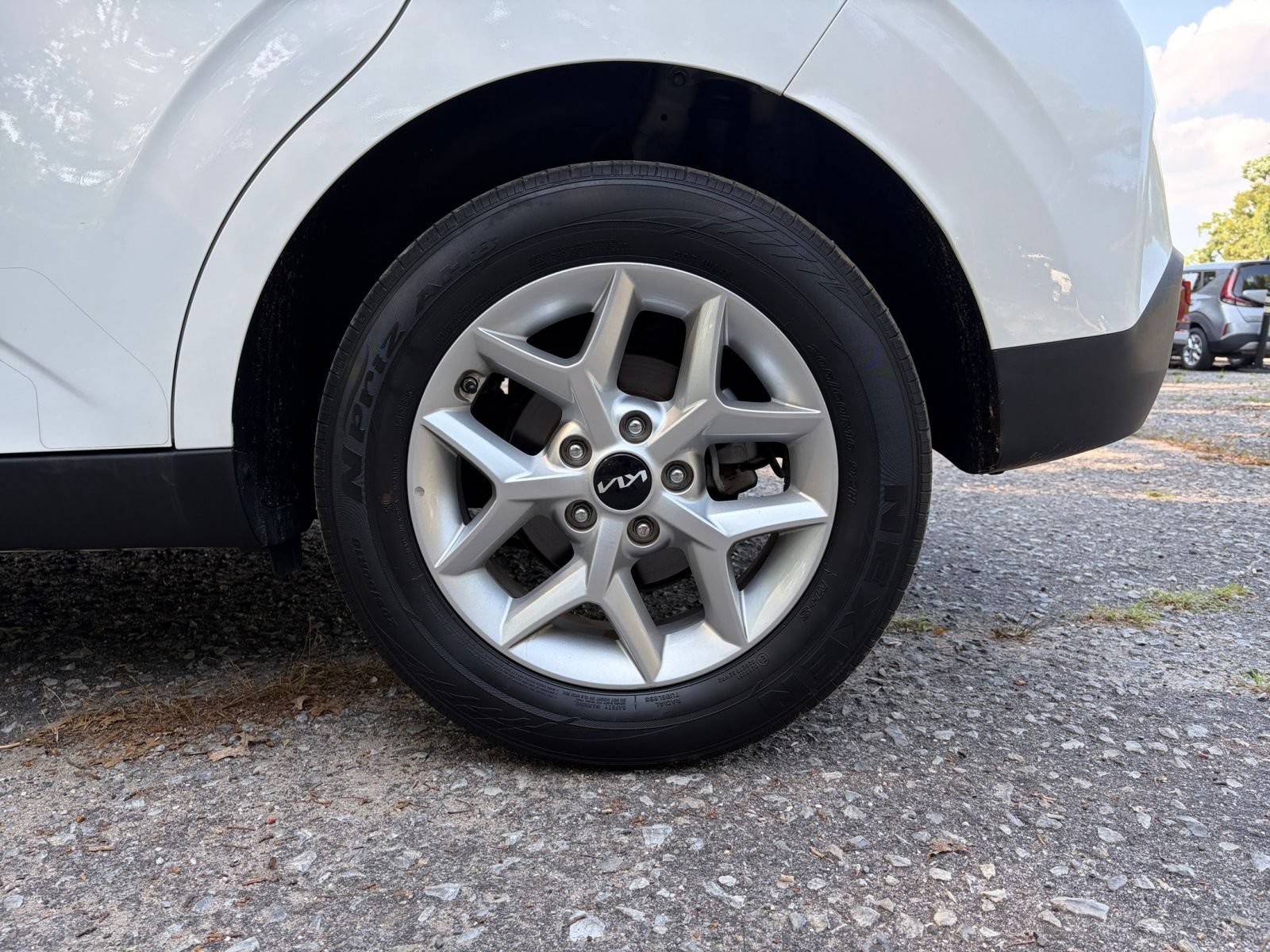 Used 2025 Kia Soul LX w/ LX Technology Package FWD image 28