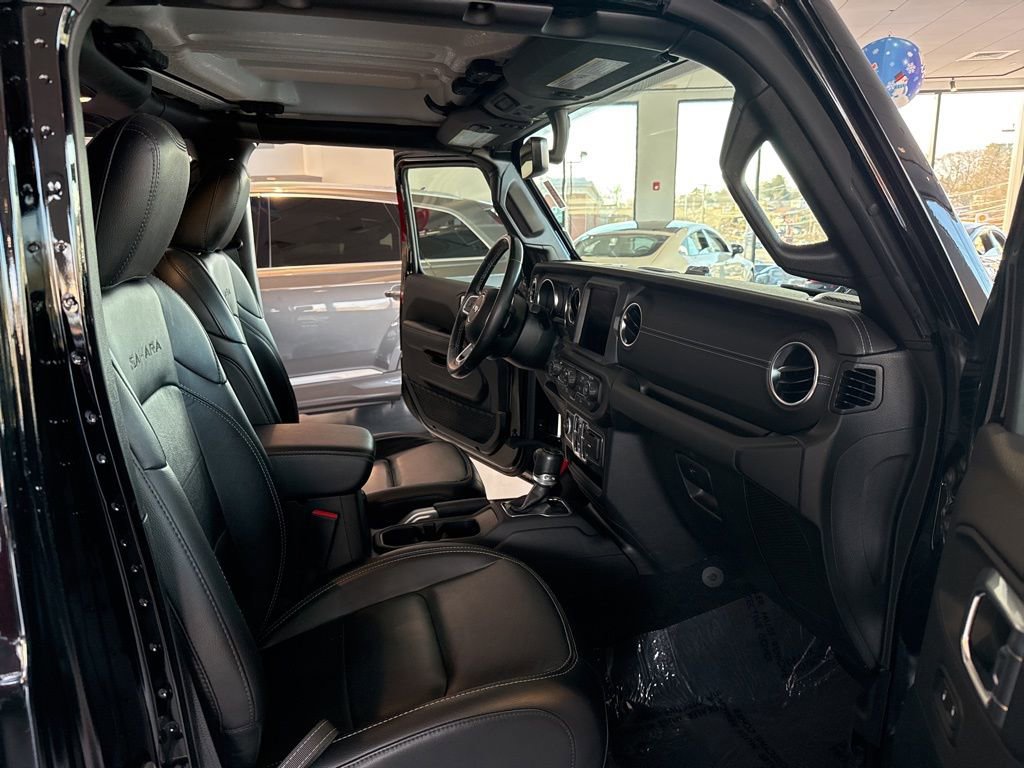 Used 2022 Jeep Wrangler Unlimited Sahara w/ Cold Weather Group image 34