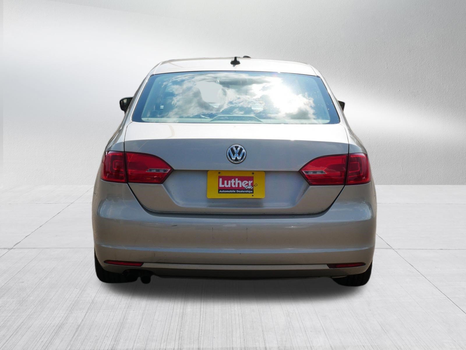 Used 2014 Volkswagen Jetta SE FWD image 6