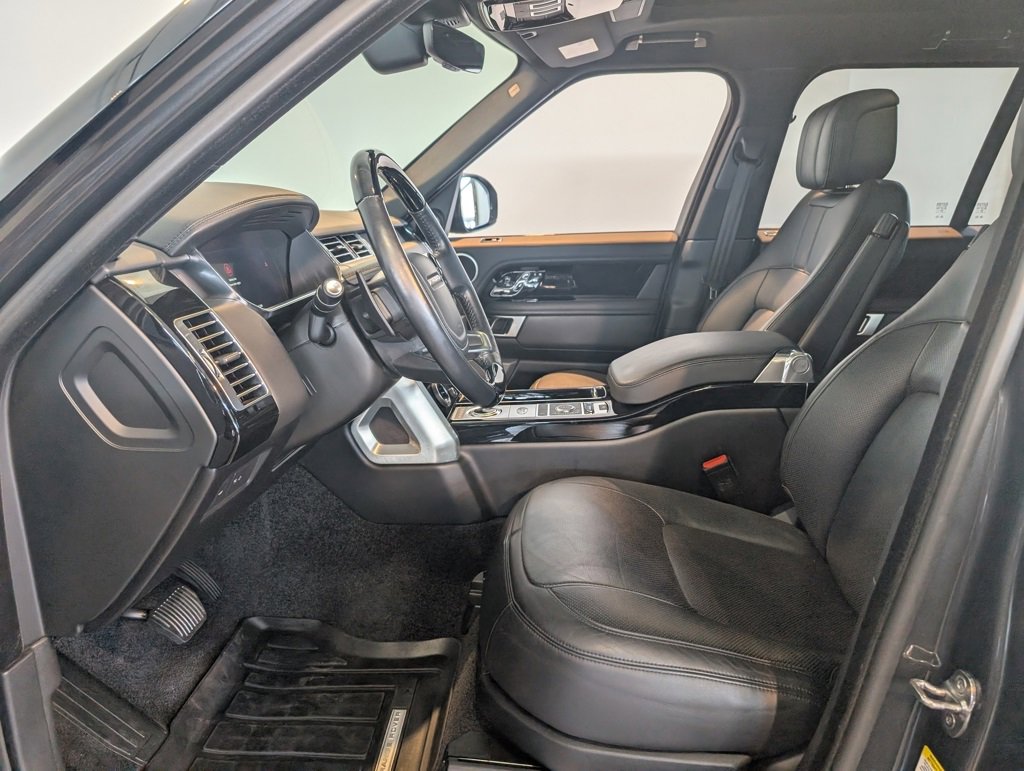 Used 2020 Land Rover Range Rover HSE image 13
