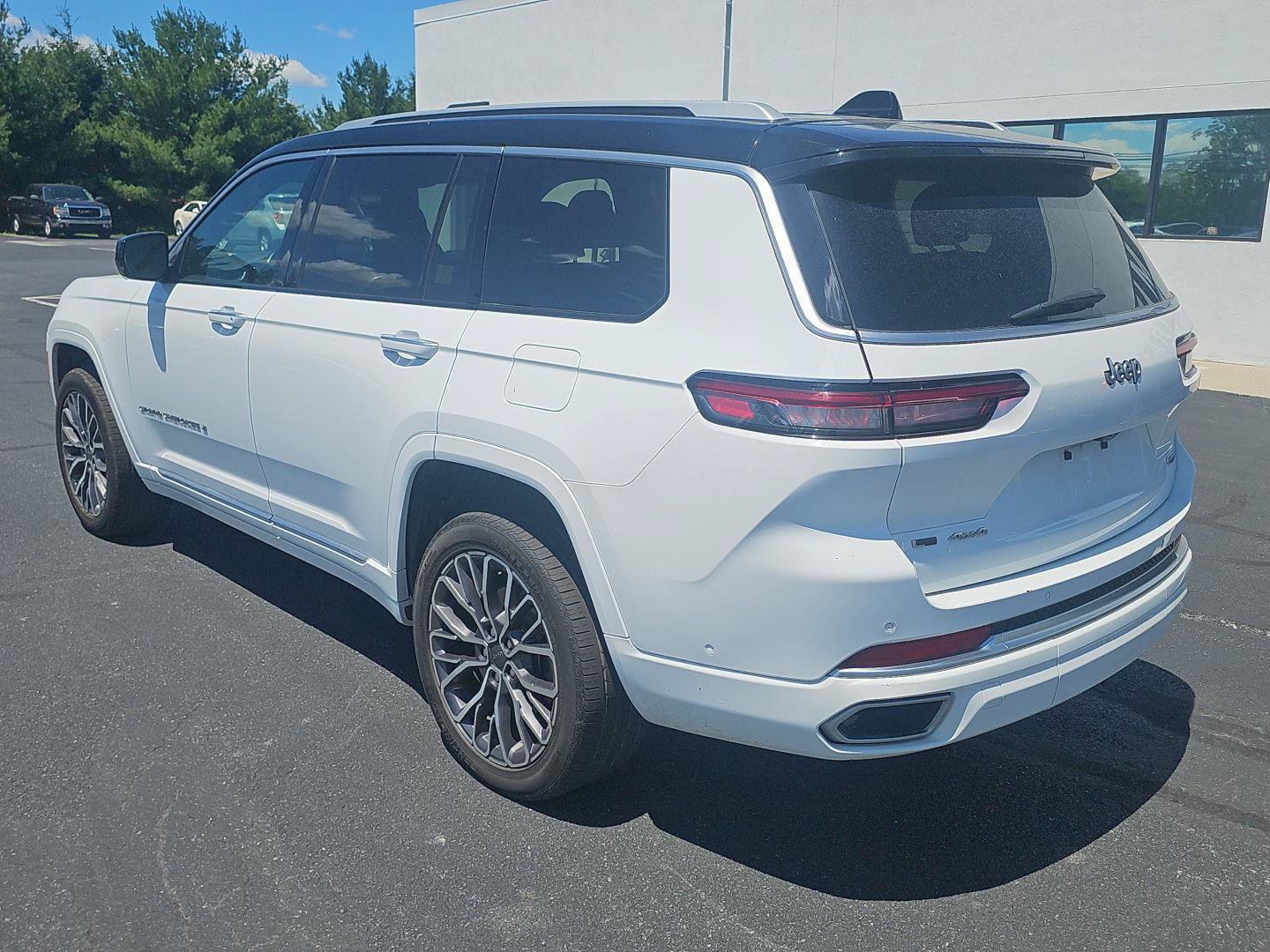 Used 2022 Jeep Grand Cherokee L Summit AWD/4WD image 8