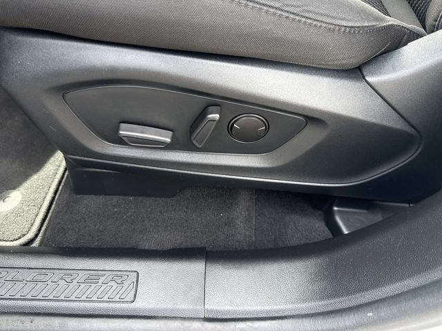 Used 2022 Ford Explorer XLT AWD/4WD image 27